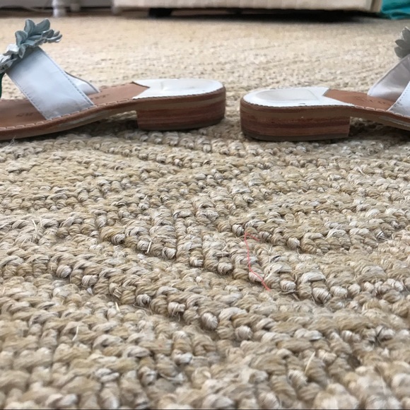 White flower Jack Rodgers 🌸! - Picture 5 of 8